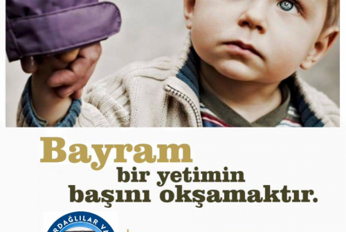 EVAK SÜNNET ÇOCUKLARINI GİYDİRİYOR