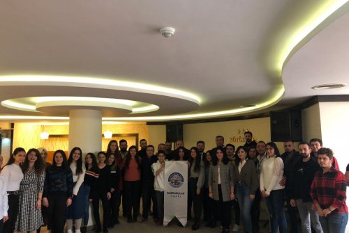 EMİRDAĞLI GENÇLER KAHVALTIDA BULUŞTU