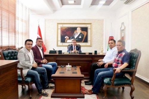 EMİRDAĞLILAR VAKFINDAN BARO BAŞKANINA ZİYARET