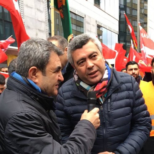 EMİRDAĞLILAR VAKFI BRÜKSEL'DE EMİRDAĞLI STK LARLA BİRLİKTE "TERÖRE LANET DEMOKRASİYE DAVET" MİTİNGİNE KATILDI