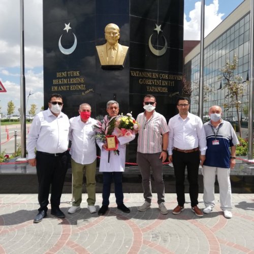 EMİRDAĞLILAR VAKFI DEĞERLİ HEMŞEHRİMİZ OP. DR. BİLEN ÖZEL'İN EMEKLİLİK TÖRENİNE KATILDI